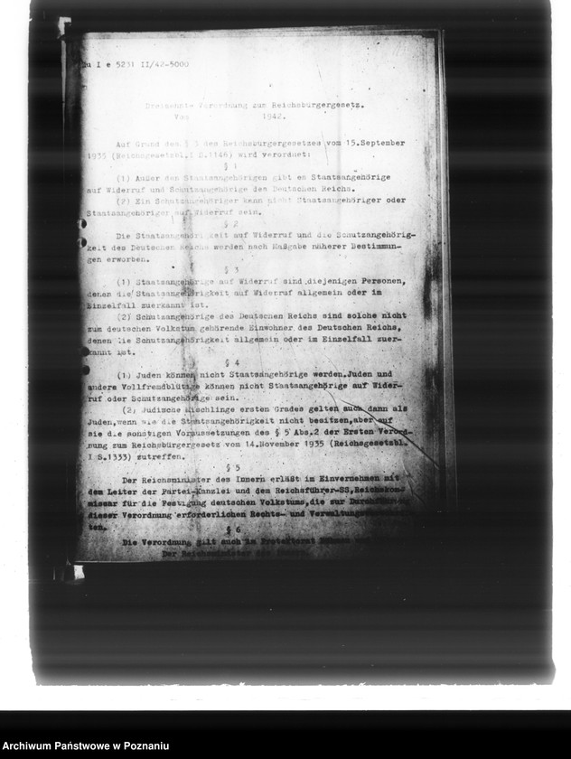 Obraz 19 z jednostki "13. Verordnung zum Reichsbürgergesetz. Verordnung über die Schutzangehörigkeit des Deutschen Reichs. Verordnung über die Staatsangehörigkeit auf Wiederruf"