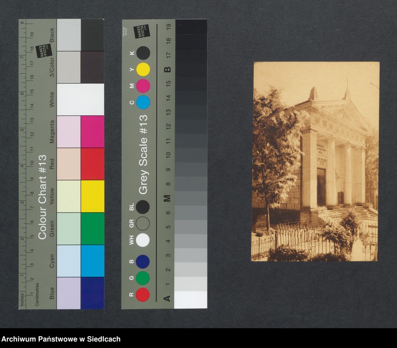 image.from.unit.number "Kaplica im. Halpertów na cmentarzu ewangelickim w Warszawie"