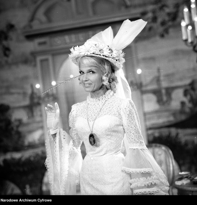 image.from.unit.number "Warszawa. Teatr Syrena - sztuka "Lord z walizki""