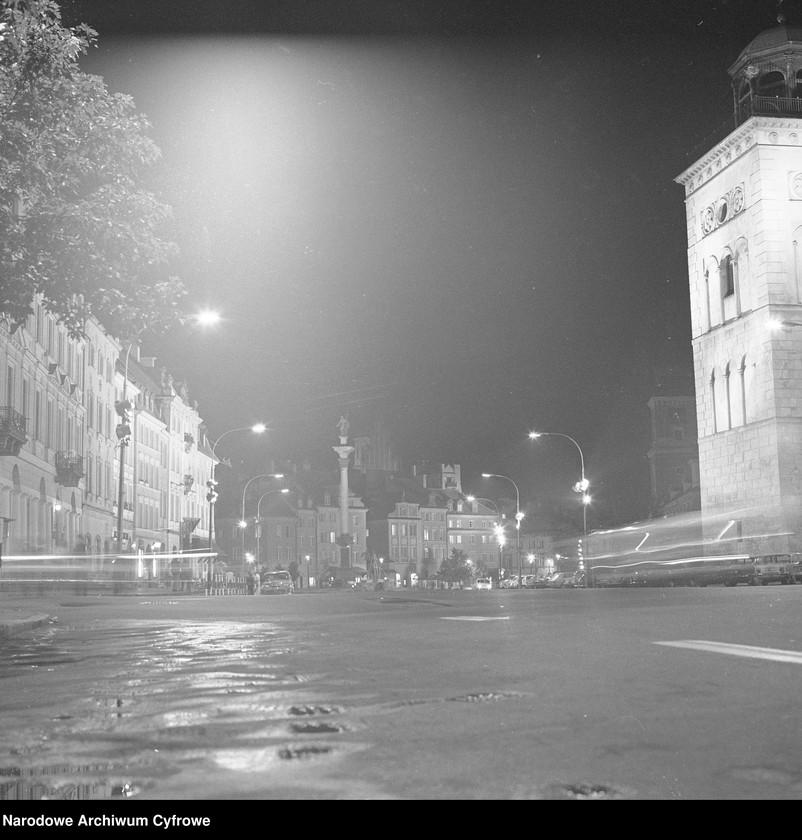 image.from.unit.number "Stare Miasto w Warszawie nocą"