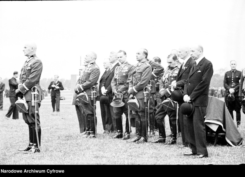 image.from.unit.number "XIV Zjazd Legionistów w Krakowie"
