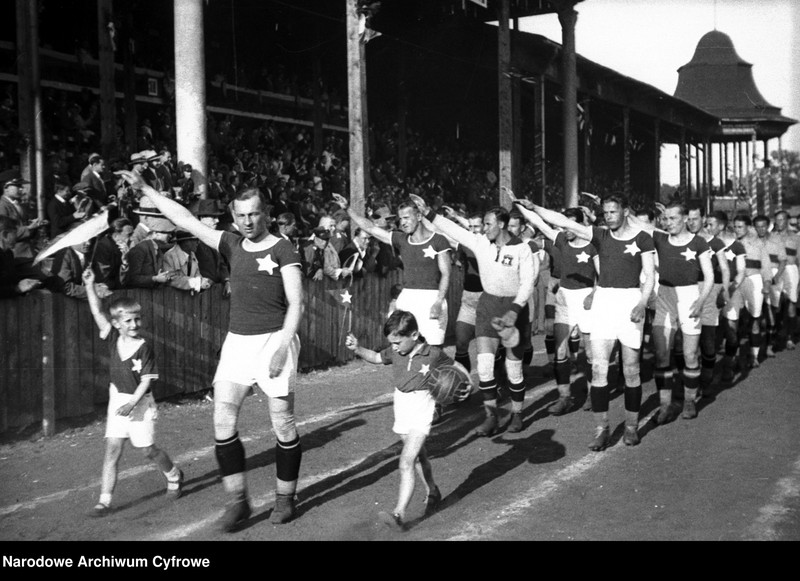 image.from.unit.number "Jubileusz 25 lecia Towarzystwa Sportowego Wisła Kraków"