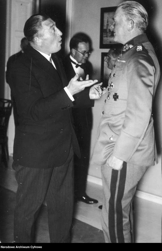 image.from.unit.number "Felix von Luckner i Werner von Blomberg"