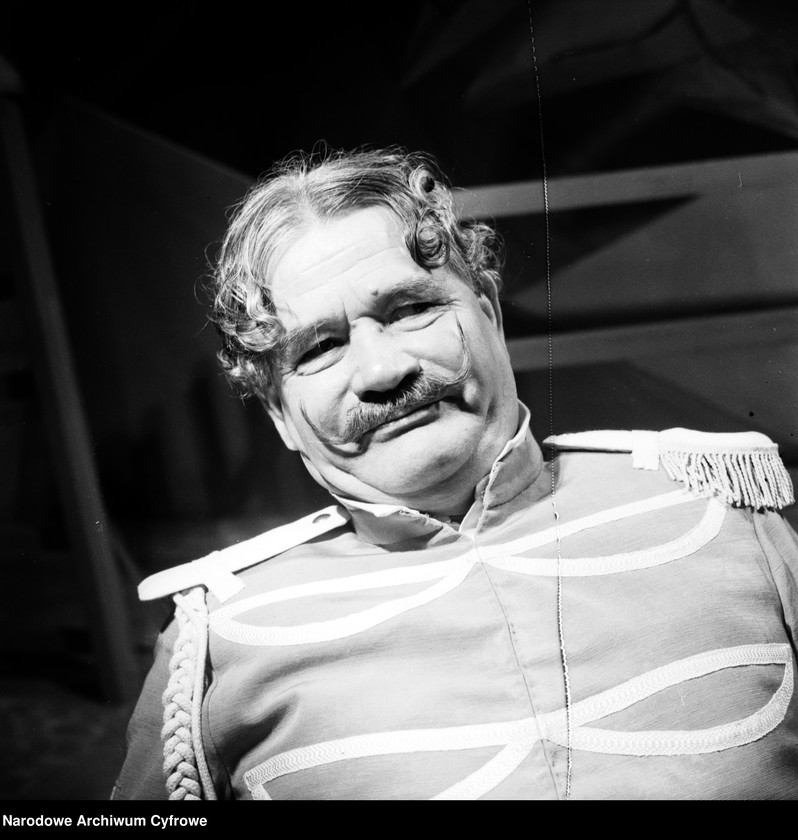 Obraz 9 z jednostki "Warszawa. Teatr Ludowy - sztuka "Żołnierz i bohater""