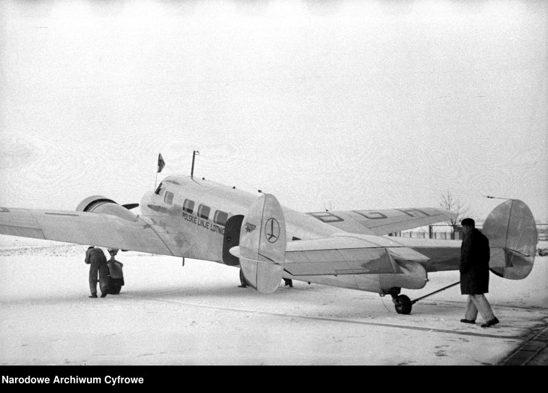 image.from.unit.number "Samolot pasażerski Lockheed L-10 Electra (SP-BGH)"