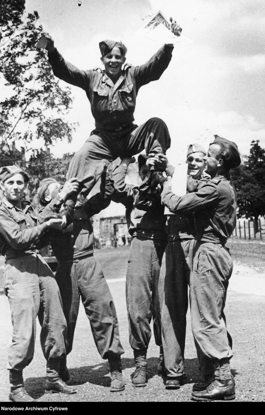 image.from.unit.number "Zlot przodowników pracy Służby Polsce w Warszawie"