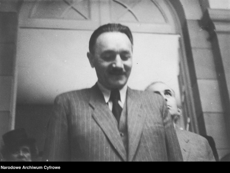 image.from.unit.number "Wystawa Przemysłu Ziem Odzyskanych w salach Państwowego Instytutu Geologicznego przy ul. Rakowieckiej 4 w Warszawie"