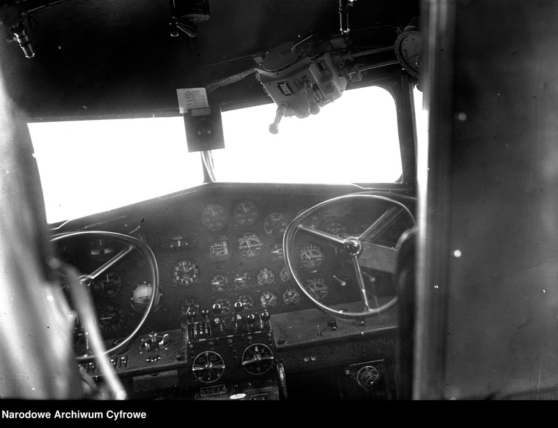 image.from.unit.number "Samolot pasażerski Lockheed L-10 Electra (SP-BGH)"