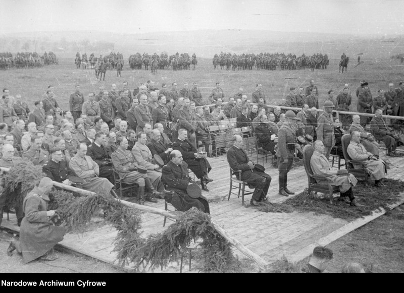 image.from.unit.number "1 Dywizja Grenadierów Wojska Polskiego we Francji - obchody święta 3 Maja i uroczystość nadania miana Grenadierów odbywające się przy szosie Autreville-Martigny"