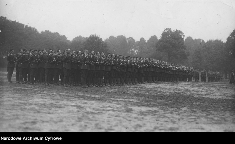 image.from.unit.number "Przysięga w Szkole Podchorążych Rezerwy Piechoty w Łobzowie"