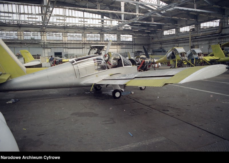 image.from.unit.number "Wytwórnia Sprzętu Komunikacyjnego nr 4 "Okęcie" (PZL-Okęcie) w Warszawie"