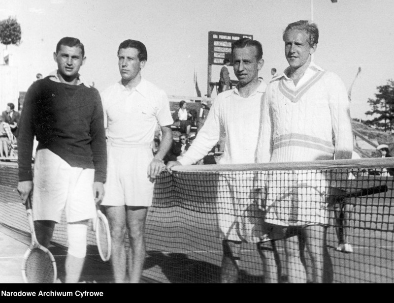 image.from.unit.number "Międzynarodowe Mistrzostwa Polski w Tenisie Ziemnym na terenie parku tenisowego klubu sportowego Gdynia w Gdyni"