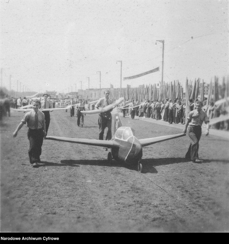 image.from.unit.number "Zlot Związku Młodzieży Polskiej we Wrocławiu"