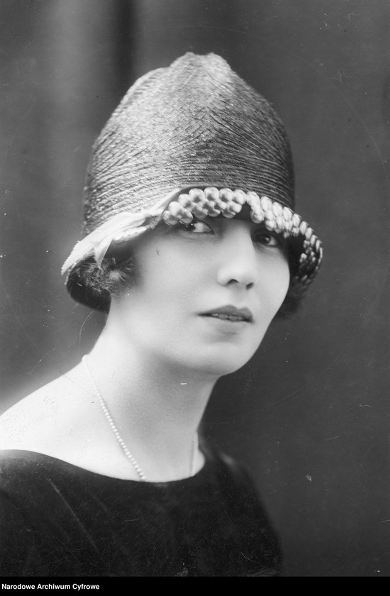 image.from.unit.number "Modna na sezon wiosenno-letni 1925"