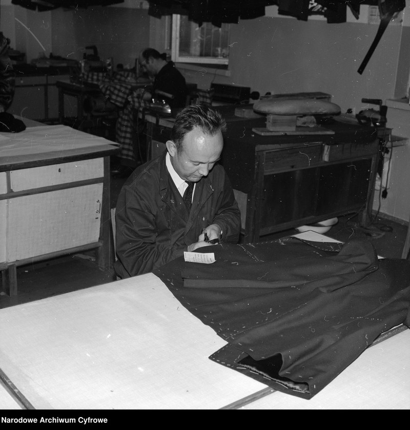 image.from.unit.number "Przedsiębiorstwo Krawiecko-Kuśnierskie Stołecznego Przemysłu Terenowego "Ambasador""