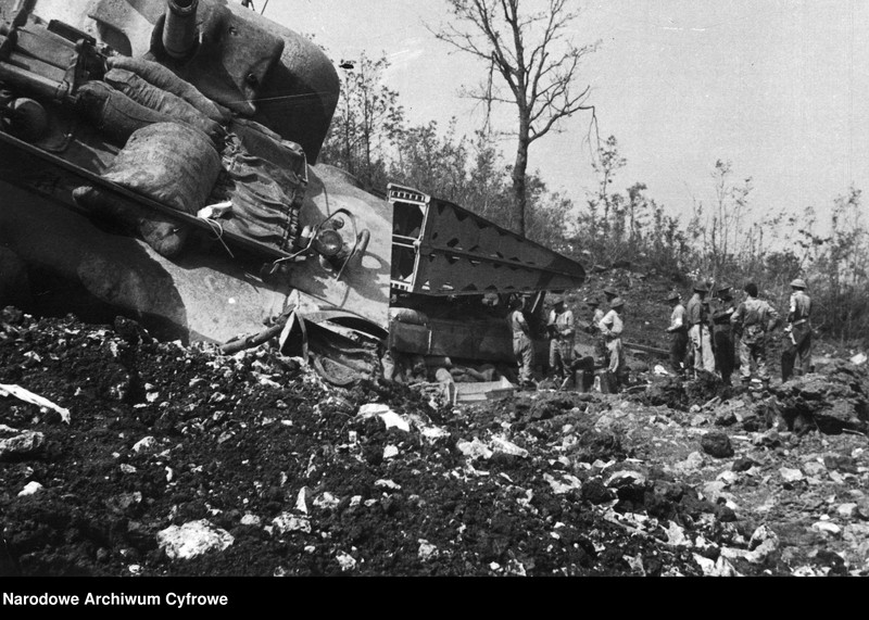 image.from.unit.number "Samodzielna 2 Brygada Pancerna 2 Korpusu Polskiego w bitwie o Monte Cassino"