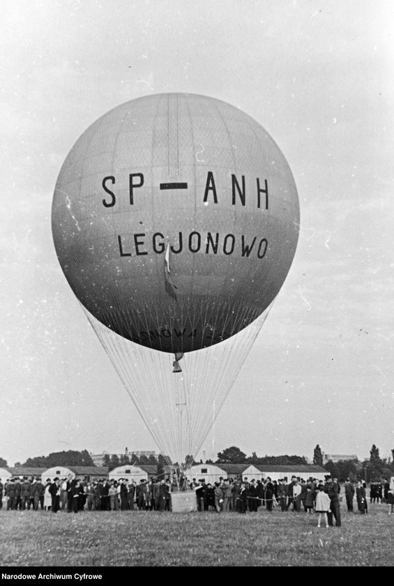 image.from.unit.number "Zawody balonowe juniorów zorganizowane przez sekcję balonową Aeroklubu Warszawskiego"