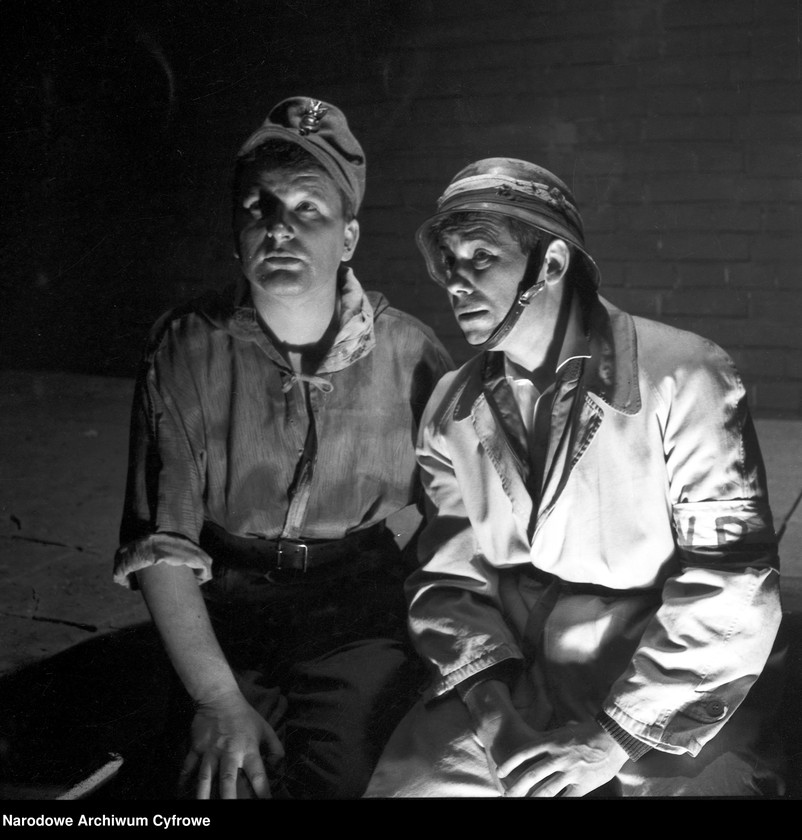 image.from.unit.number "Warszawa. Teatr Powszechny - sztuka "Kolumbowie rocznik 20""