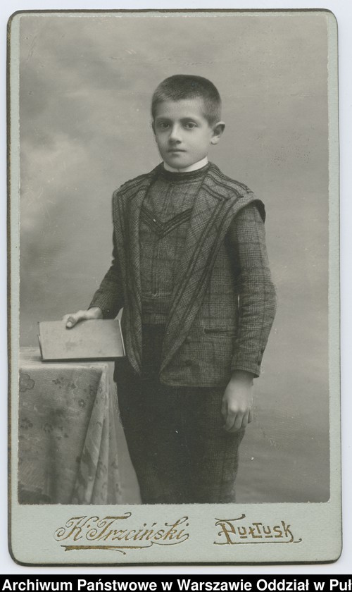 Obraz 16 z kolekcji "Chłopcy w niebieskich mundurkach... - uczniowie pułtuskiego Gimnazjum z okresu I wojny światowej111"