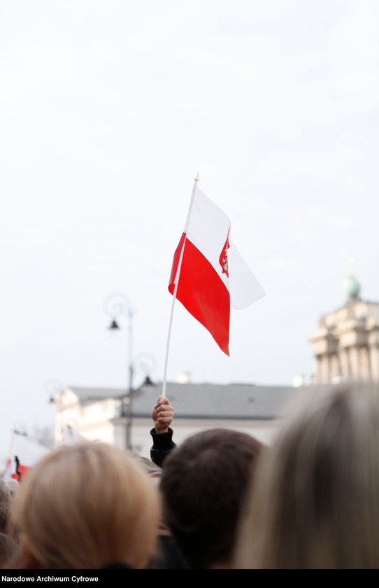Obraz 11 z jednostki "Drugi dzień żałoby narodowej w Warszawie po katastrofie lotniczej w Smoleńsku"
