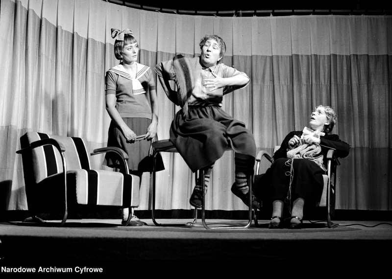 image.from.unit.number "Warszawa. Teatr Młodej Warszawy - sztuka "Teoria Einsteina""