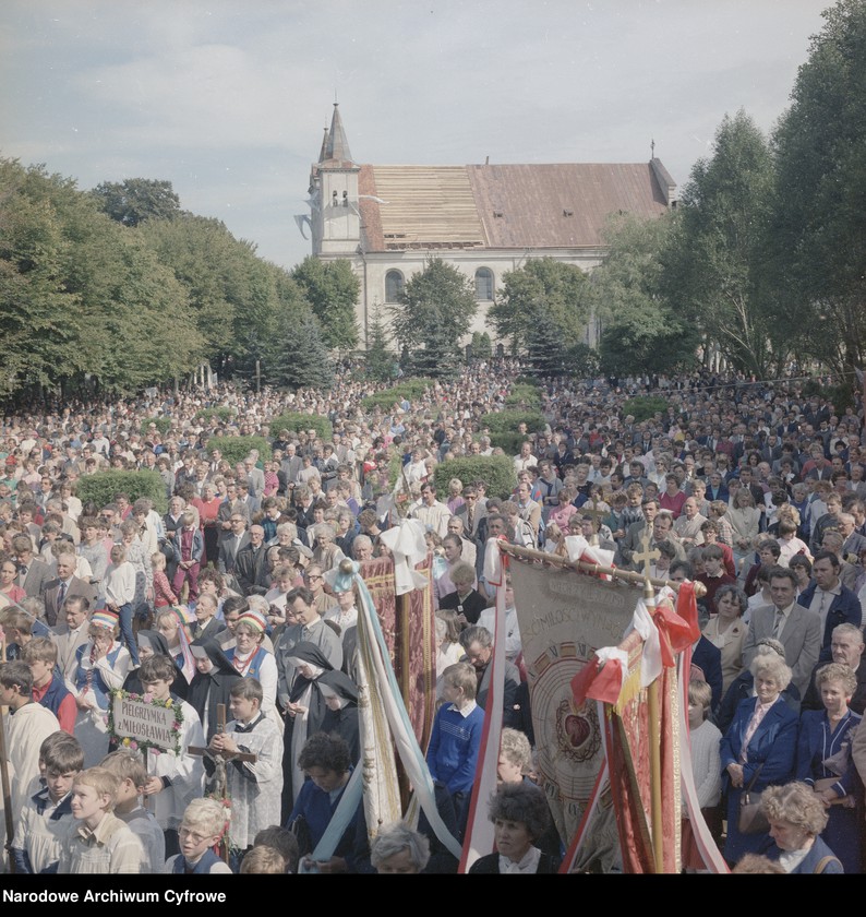 Obraz 19 z jednostki "Uroczystości odpustowe w kościele Narodzenia Najświętszej Maryi Panny w Biechowie"