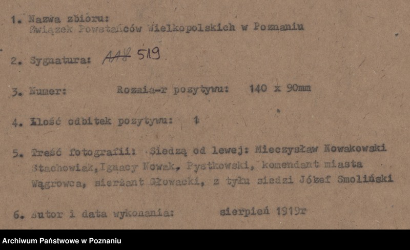 Obraz 4 z jednostki "Siedzą od lewej ; Mieczysław Nowakowski, Jan Stachowiak, Ignacy Nowak, Pystkowski komendant miasta Wągrowca, sierżant Głowacki, z tyłu siedzi Józef Smoliński."