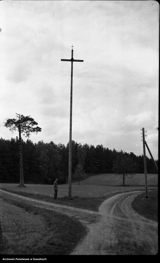 image.from.unit.number "Krzyż przydrożny w województwie białostockim."