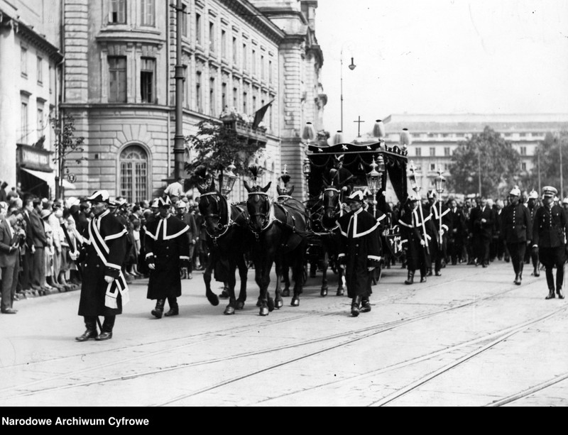 Obraz 15 z jednostki "Pogrzeb Michaliny Mościckiej w Warszawie"