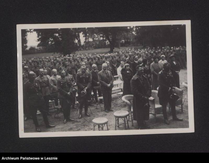 Obraz 4 z jednostki "Fotografie [m.in. Mieczysław Chłapowski z grupą oficerów na manewrach w Sobiejuchach, msza polowa przed dworem w Kopaszewie, stoisko na Powszechnej Wystawie Krajowej w Poznaniu, Kazimierz Chłapowski w mundurze, pogrzeb Kazimierza Chłapowskiego"