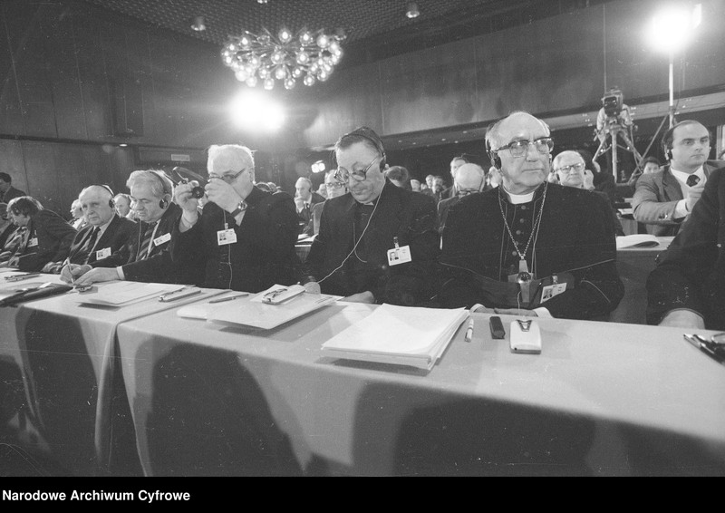 image.from.unit.number "Kongres Intelektualistów w Obronie Pokojowej Przyszłości Świata w Hotelu Victoria w Warszawie"