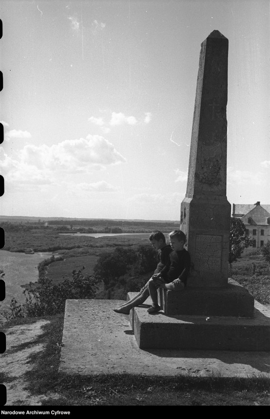 image.from.unit.number "Krajobraz Drohiczyna i okolic. Rodzina Tuszko"