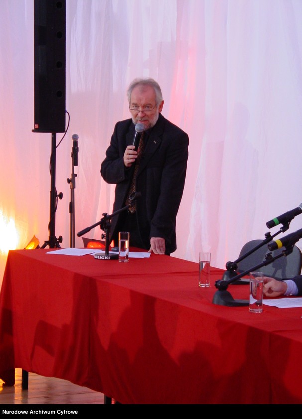 image.from.unit.number "Warszawa. Pasaż Wiecha. Wystawa "Ściana Wschodnia czyli spacerkiem po Pasażu Wiecha""