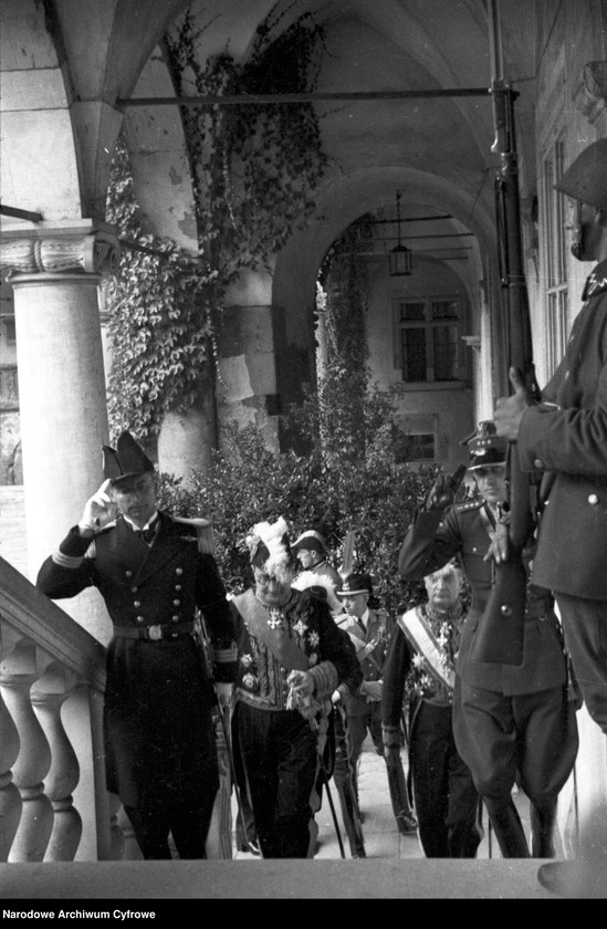 image.from.unit.number "Wizyta ambasadora Włoch w Polsce Pietro Arone di Valentino w Krakowie połączona ze złożeniem listów uwierzytelniających prezydentowi RP Ignacemu Mościckiemu"