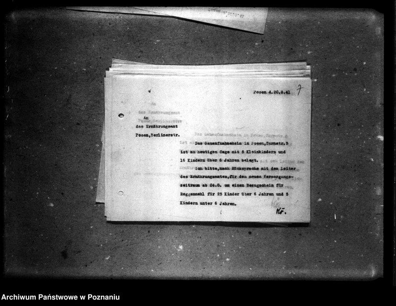 Obraz 11 z jednostki "Schriftwechsel mit dem Ernährungsamt [Korespondencja w sprawie przydziałów żywności, stany dzienne, listy personalne]."