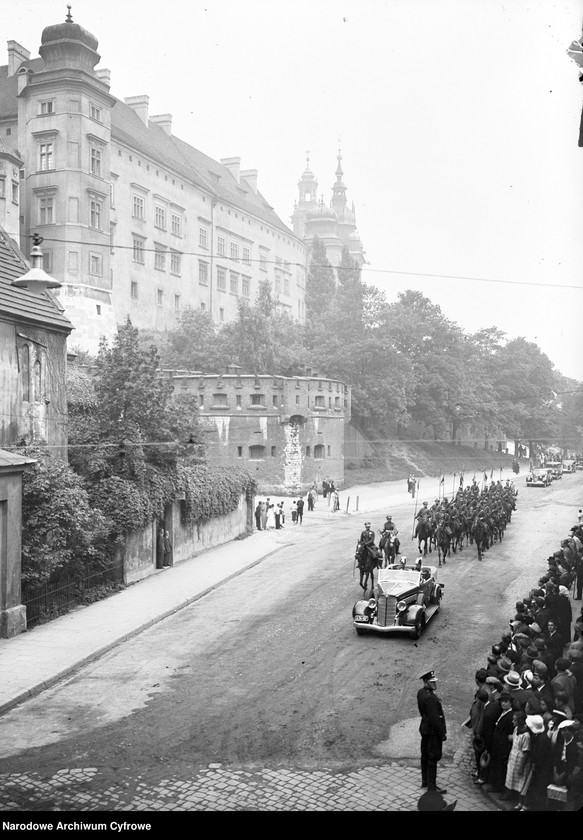 image.from.unit.number "Wizyta ambasadora Włoch w Polsce Pietro Arone di Valentino w Krakowie połączona ze złożeniem listów uwierzytelniających prezydentowi RP Ignacemu Mościckiemu"