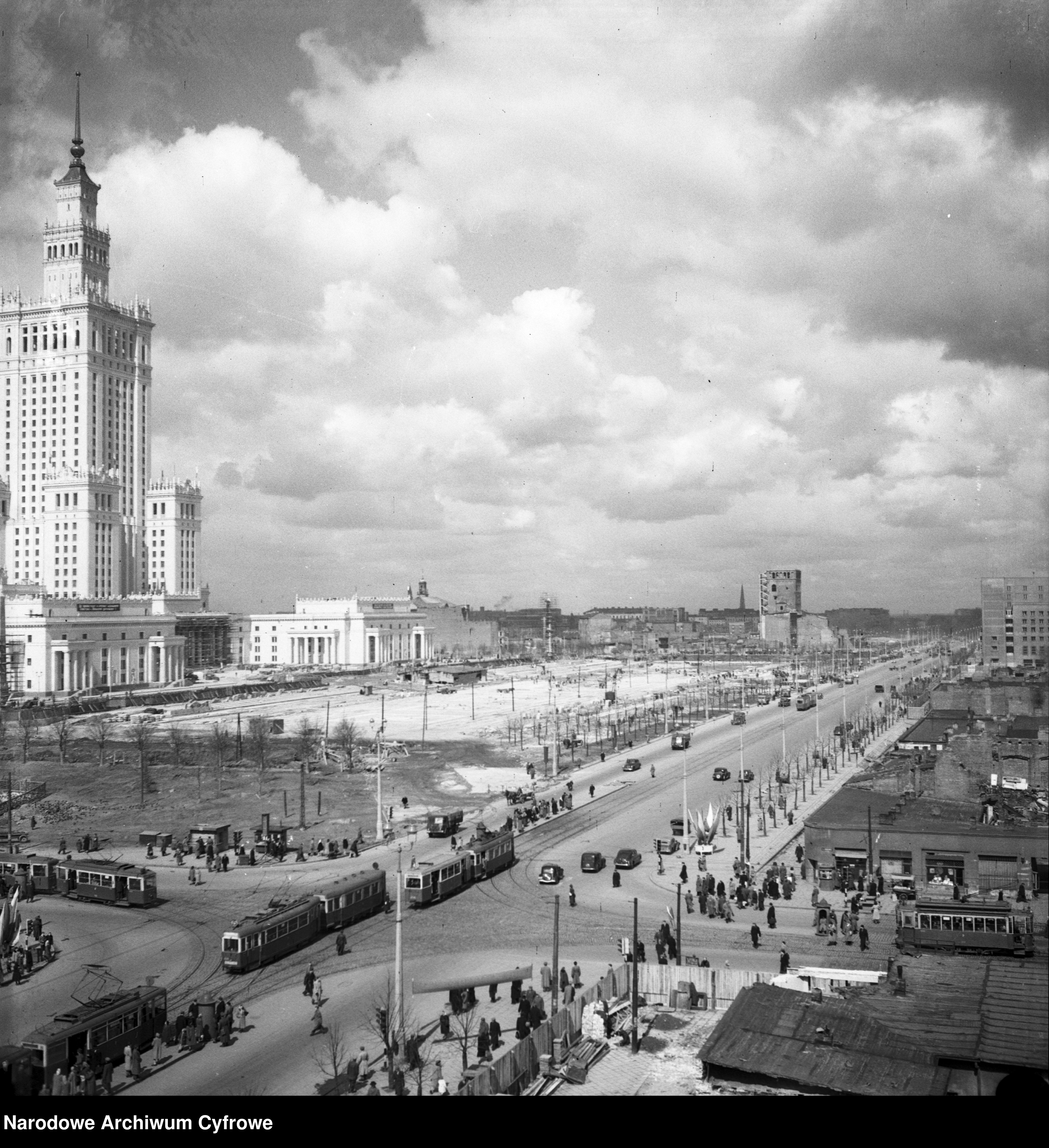 Skan z jednostki: Ulica Marszałkowska w Warszawie