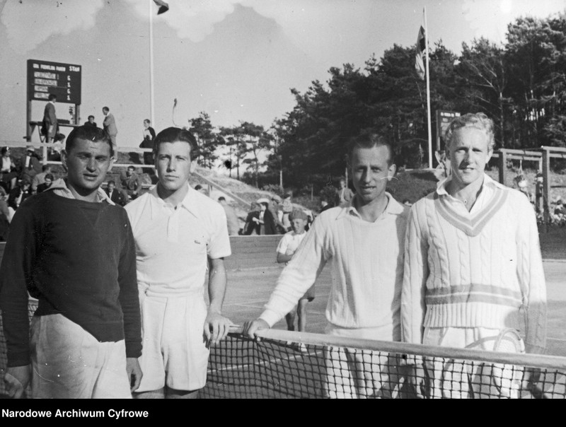 image.from.unit.number "Międzynarodowe Mistrzostwa Polski w Tenisie Ziemnym na terenie parku tenisowego klubu sportowego Gdynia w Gdyni"