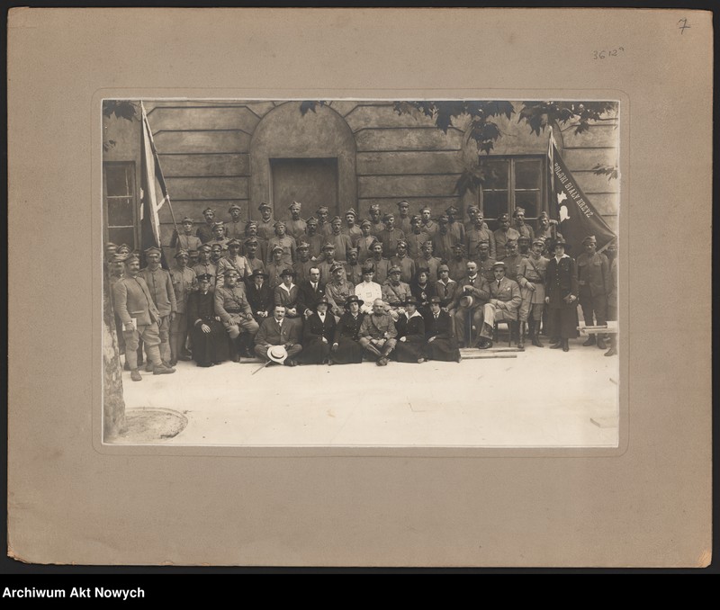 image.from.unit.number "Działalność H. Paderewskiej w Polskim Białym Krzyżu. Działalność Polskiego Białego Krzyża. Fotografie t.II"