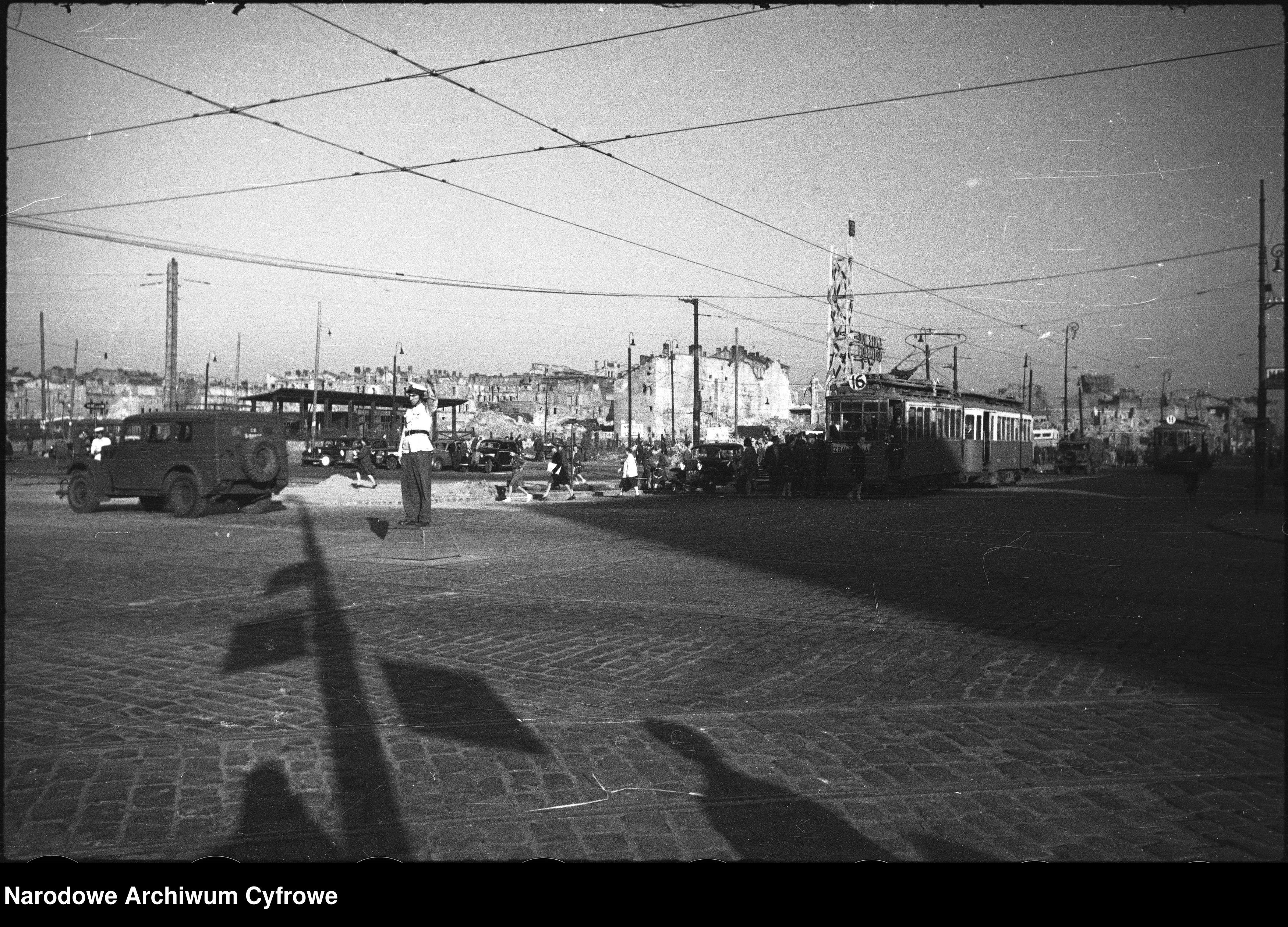 Skan z jednostki: Ulica Marszałkowska róg Al. Jerozolimskich w Warszawie