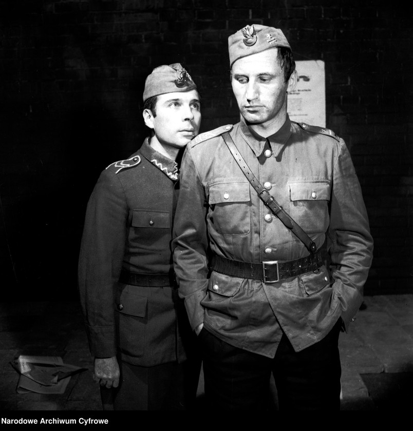 image.from.unit.number "Warszawa. Teatr Powszechny - sztuka "Kolumbowie rocznik 20""