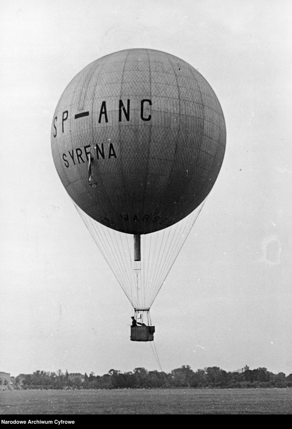 image.from.unit.number "Zawody balonowe juniorów zorganizowane przez sekcję balonową Aeroklubu Warszawskiego"