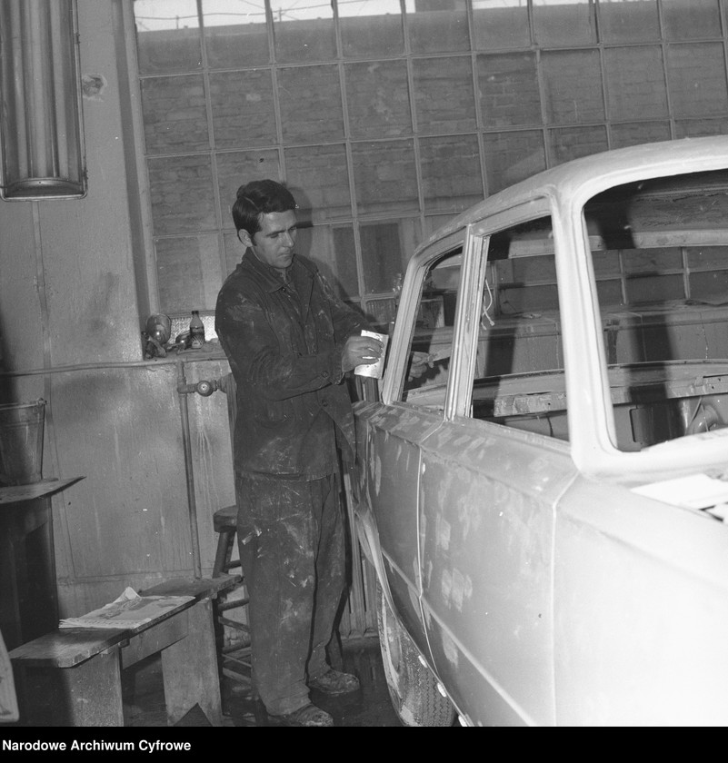 image.from.unit.number "Stacje obsługi Stołecznego Przedsiębiorstwa Usług Motoryzacyjnych w Warszawie"