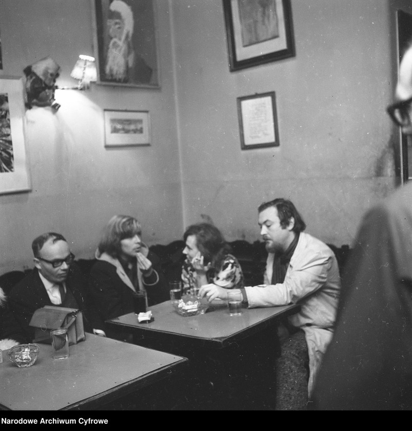 image.from.unit.number "Winiarnia „U Hopfera” w Warszawie przy ul. Krakowskie Przedmieście 53"