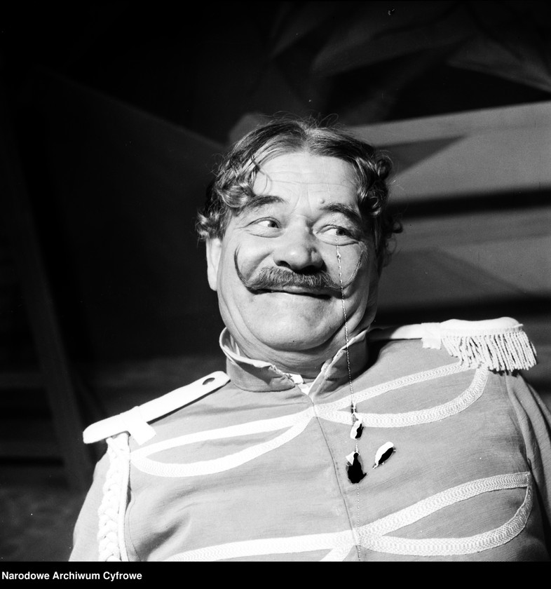 Obraz 10 z jednostki "Warszawa. Teatr Ludowy - sztuka "Żołnierz i bohater""