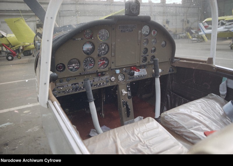 image.from.unit.number "Wytwórnia Sprzętu Komunikacyjnego nr 4 "Okęcie" (PZL-Okęcie) w Warszawie"