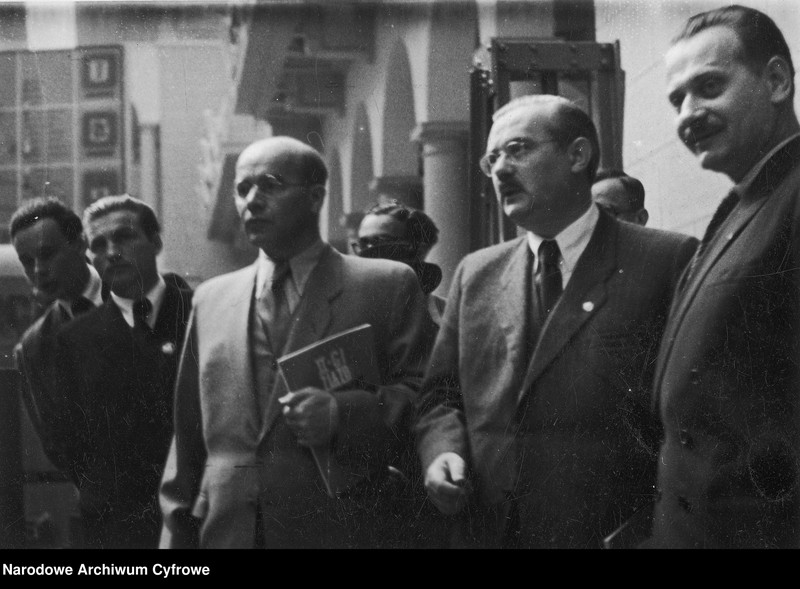 image.from.unit.number "Wystawa Przemysłu Ziem Odzyskanych w salach Państwowego Instytutu Geologicznego przy ul. Rakowieckiej 4 w Warszawie"