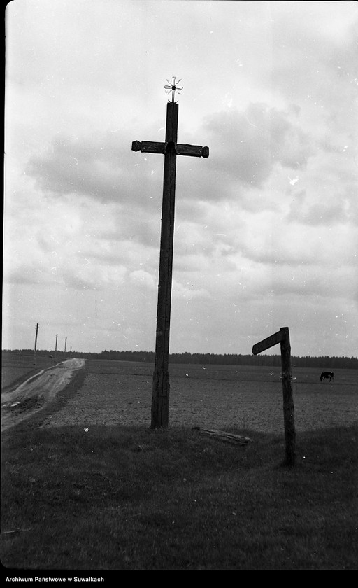 image.from.unit.number "Krzyż przydrożny w województwie białostockim."