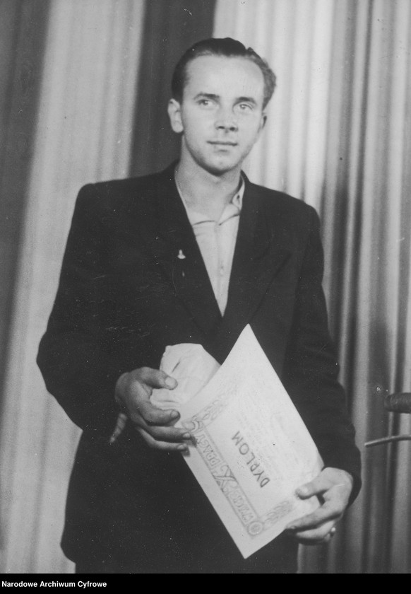 image.from.unit.number "Zakończenie młodzieżowego wyścigu pracy województwa warszawskiego w Warszawie"