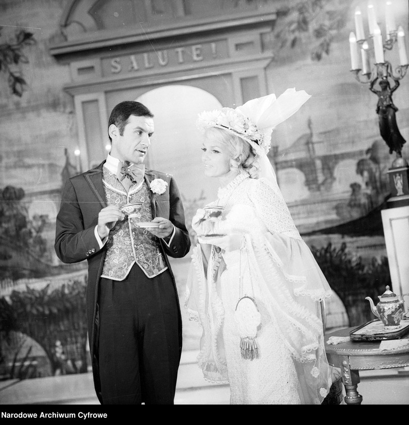 image.from.unit.number "Warszawa. Teatr Syrena - sztuka "Lord z walizki""